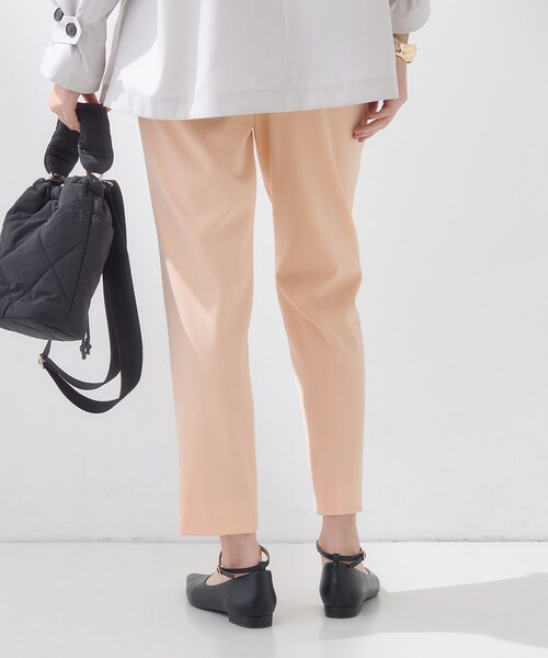INDIVI(インディヴィ)の「【褒められパンツ/高ストレッチ】タックテーパードパンツ(その他パンツ・レディース・ホワイト/オレンジ系/ネイビー/ライトベージュ・38/15 /13/05/36/40/03/19/12)」の15枚目の写真