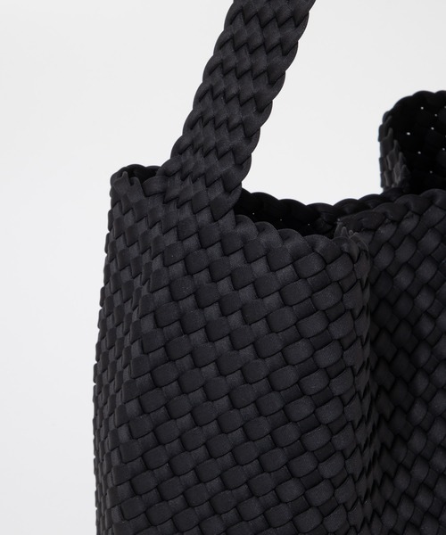 NAGHEDI（ナゲディ）の「NAGHEDI Nomad Medium Hobo ナケディ メッシュ ノマド ミディアム ホーボートートバッグ（トートバッグ・レディース・ベージュ/ブラック/クリーム・FREE）」の10枚目の写真