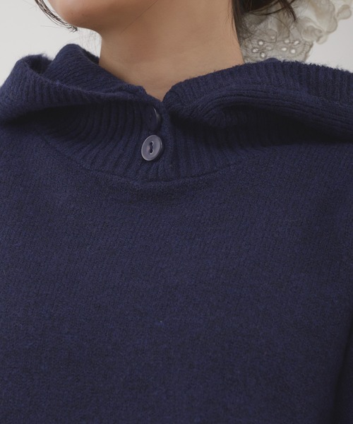 MUHET（ミュエータ）の「layered like hoodie knit / レイヤード風ニットフーディ（ニット/セーター・レディース・ネイビー/アイボリー・FREE）」の12枚目の写真