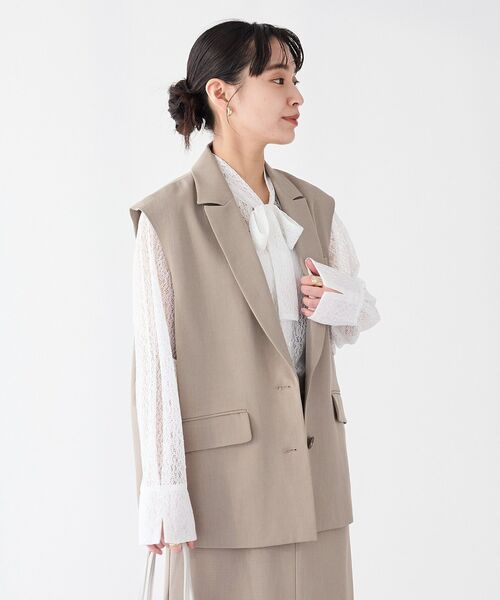 CRAFT STANDARD BOUTIQUE（クラフトスタンダードブティック）の「＜セレモニー／ハレの日＞カットアウトデザインテーラードジレ◆（ベスト・レディース・ベージュ/ブラック・FREE）」の15枚目の写真