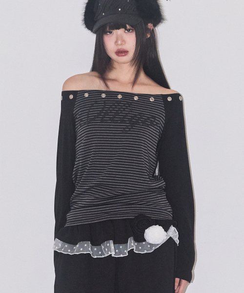 ILLIGO(イリゴ)の「ラグランオフショルダー ロングスリーブ ストライプ チャコール(Tシャツ/カットソー・レディース・その他・OS)」の1枚目の写真