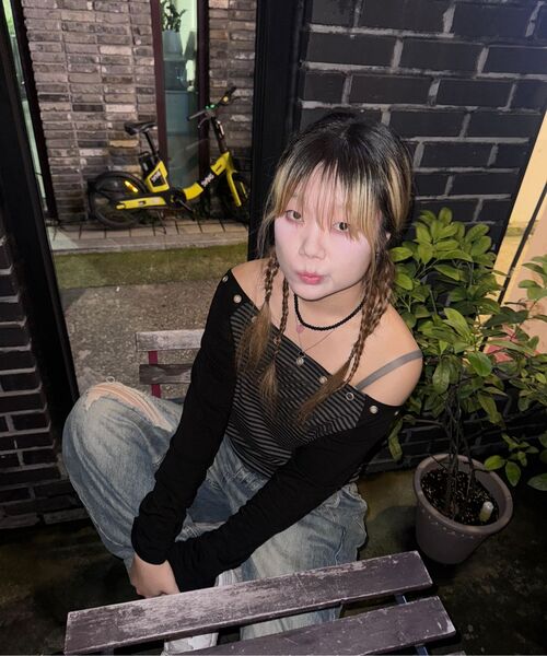 ILLIGO(イリゴ)の「ラグランオフショルダー ロングスリーブ ストライプ チャコール(Tシャツ/カットソー・レディース・その他・OS)」の2枚目の写真