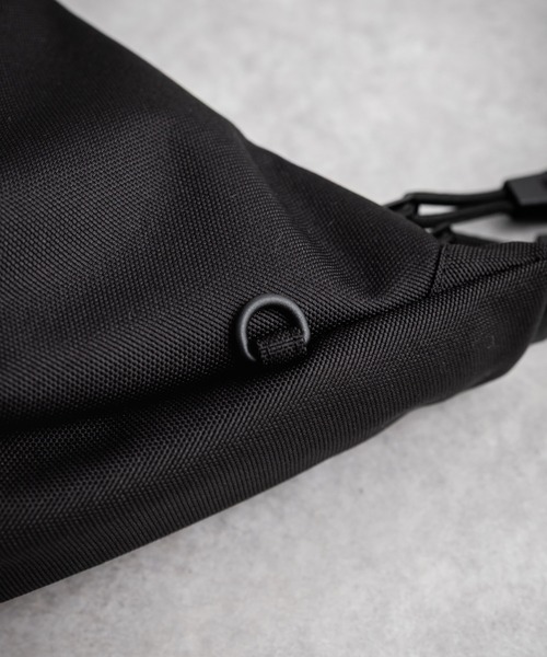 THE NORTH FACE(ザノースフェイス)の「新色追加 日本未展開モデル WHITE LABEL THE NORTH FACE STANDARD HOBO BAG S ショルダーバッグ(ショルダーバッグ・メンズ・ブラック/クリーム・FREE)」の12枚目の写真