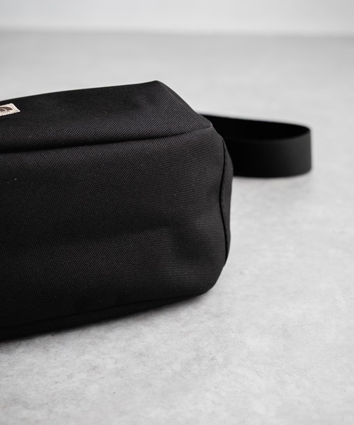 THE NORTH FACE(ザノースフェイス)の「新色追加 日本未展開モデル WHITE LABEL THE NORTH FACE STANDARD HOBO BAG S ショルダーバッグ(ショルダーバッグ・メンズ・ブラック/クリーム・FREE)」の13枚目の写真