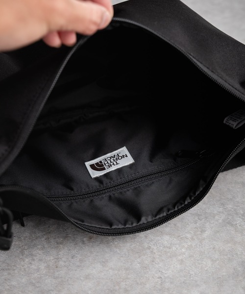 THE NORTH FACE(ザノースフェイス)の「新色追加 日本未展開モデル WHITE LABEL THE NORTH FACE STANDARD HOBO BAG S ショルダーバッグ(ショルダーバッグ・メンズ・ブラック/クリーム・FREE)」の17枚目の写真