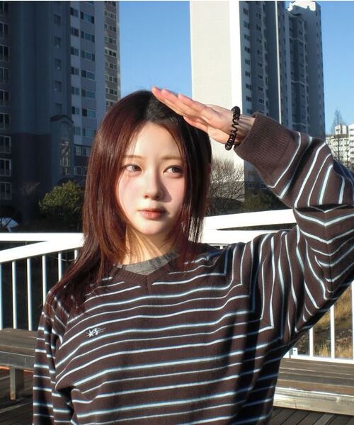 NICE GHOST CLUB(ナイスゴーストクラブ)の「MULTI STRIPE 3STAR V NECK KNIT_BROWN(NG2GSUM600A)(ニット/セーター・レディース・ブラウン・SMALL/MEDIUM/LARGE)」の6枚目の写真