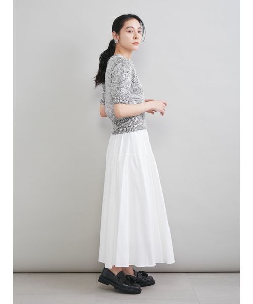 Mila Owen(ミラオーウェン)の「ウエストボリュームフレアスカート(スカート・レディース・グレー/ホワイト/ネイビー/ベージュ・1/0)」の14枚目の写真