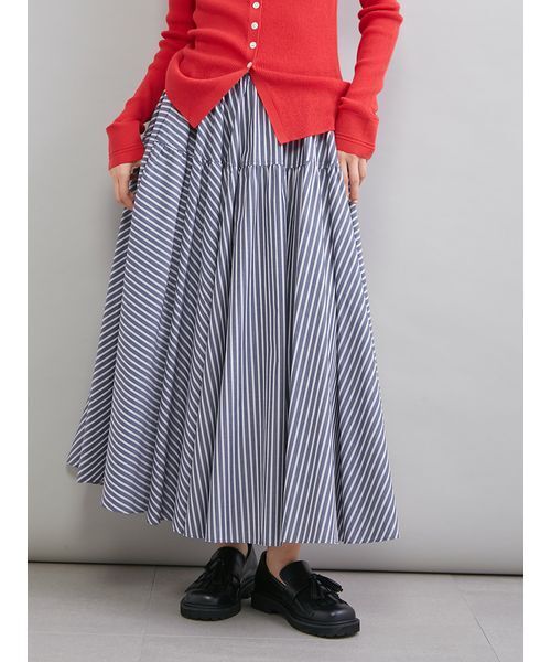 Mila Owen(ミラオーウェン)の「ウエストボリュームフレアスカート(スカート・レディース・グレー/ホワイト/ネイビー/ベージュ・1/0)」の16枚目の写真