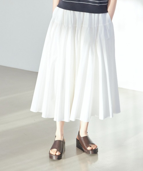 Mila Owen(ミラオーウェン)の「ウエストボリュームフレアスカート(スカート・レディース・グレー/ホワイト/ネイビー/ベージュ・1/0)」の1枚目の写真