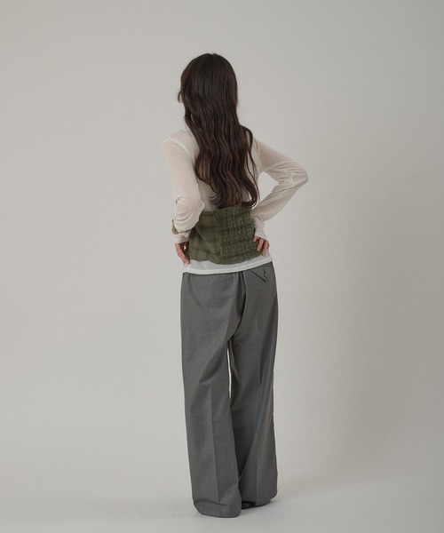MUHET(ミュエータ)の「sheer henry neck top & halter neck bustier set / シアーヘンリートップス&ホルターネックビスチェセット(Tシャツ/カットソー・レディース・ネイビー/カーキ/チャコールグレー・FREE)」の20枚目の写真