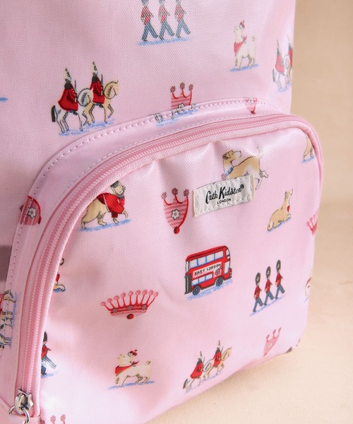 Cath Kidston(キャスキッドソン)の「キッズ ラージ バックパック Queenies London(ショルダーバッグ・レディース・ピンク・FREE)」の9枚目の写真