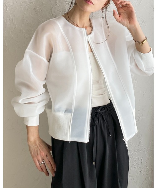 She's Closet(シーズクローゼット)の「ショート丈 ダンボールボンディング ダブルジップ 透け感 シアーブルゾン ジャケット(ブルゾン・レディース・ホワイト/ブラック・FREE)」の4枚目の写真