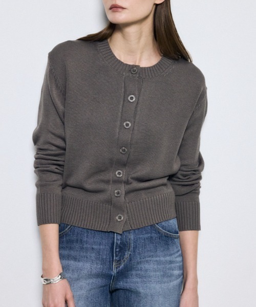 AZUL by moussy(アズールバイマウジー)の「リネンタッチクルーネックニットカーディガン 春服 秋服 ニットトップス 無地 長袖(カーディガン/ボレロ・レディース・アイボリー/ライトピンク/ライトブルー/モカ/ライトブラック・SMALL/MEDIUM)」の3枚目の写真