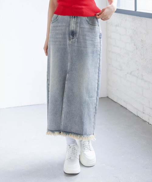 clear（クリア）の「【低身長対応／サイズ展開あり】裾フリンジラインストーンポケットデニムスカート（スカート・レディース・ブルー/ライトブルー・PS/S/M）」の2枚目の写真