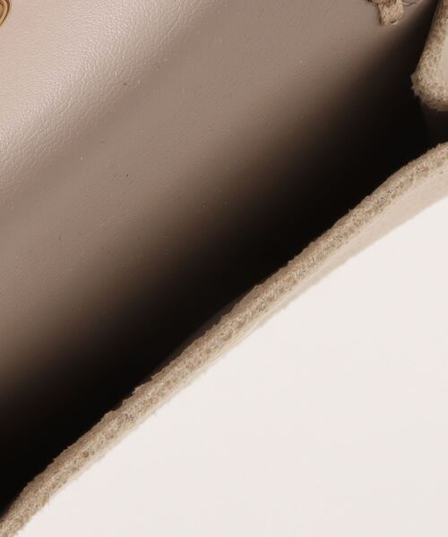STELLA McCARTNEY(ステラマッカートニー)の「Falabella Tri-Fold Wallet / ファラベラ トリフォールド ウォレット(財布・レディース・クリーム・ONE SIZE)」の5枚目の写真