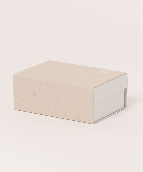 STELLA McCARTNEY(ステラマッカートニー)の「Falabella Tri-Fold Wallet / ファラベラ トリフォールド ウォレット(財布・レディース・クリーム・ONE SIZE)」の6枚目の写真