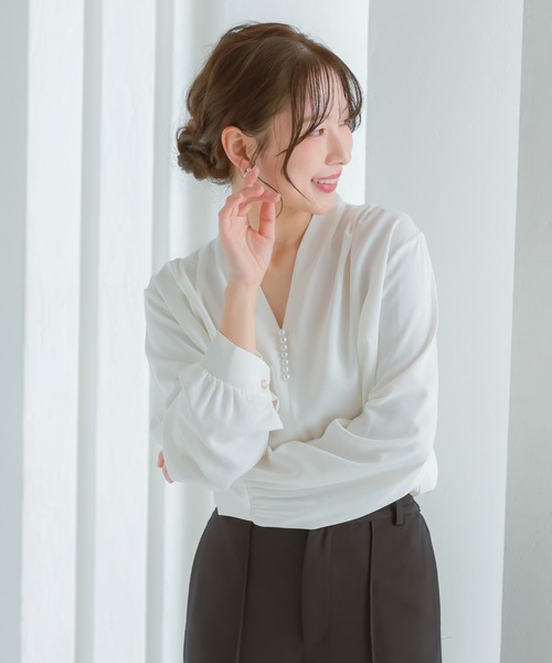 Retica(レティカ)の「襟なしパール付きブラウス お呼ばれ セレモニー(シャツ/ブラウス・レディース・ホワイト・M)」の5枚目の写真