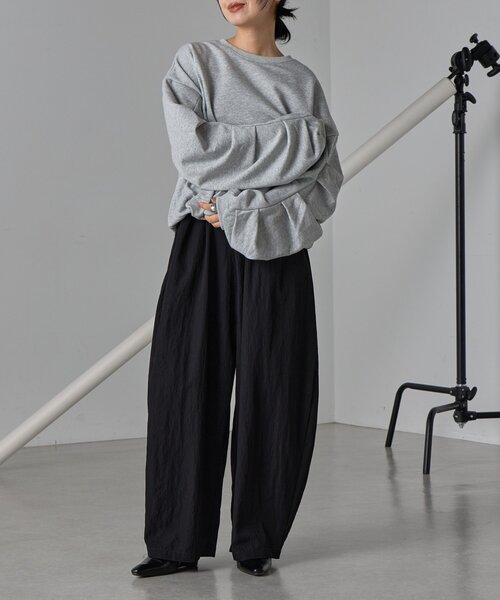 goocy（グーシー）の「裏毛袖タックバルーンプルオーバー（Tシャツ/カットソー・レディース・ブラック/グレー/ホワイト系その他・FREE）」の16枚目の写真