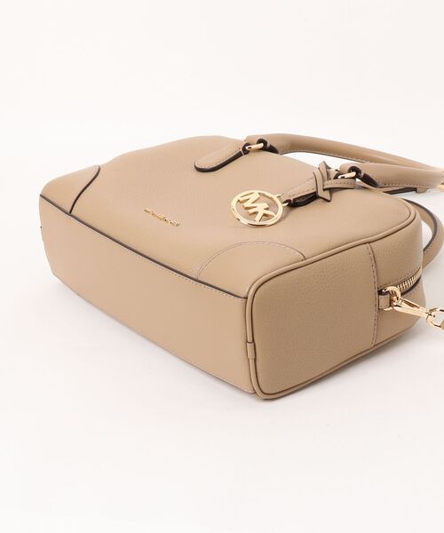 MICHAEL KORS(マイケルコース)の「THOMPSON ぺブル レザー ダッフル サッチェル ミディアム(ハンドバッグ・レディース・キャメル・FREE)」の3枚目の写真