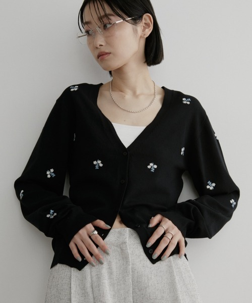 今季 Vネックフラワー刺繍プルオーバー セール】Vネックフラワー刺繍カーディガン（カーディガン/ボレロ