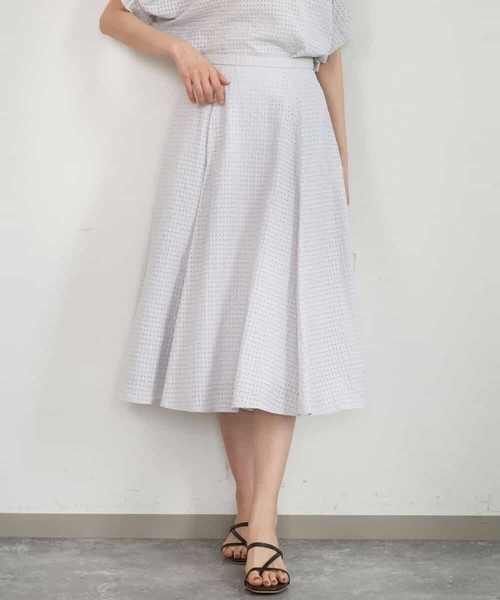 MK MICHEL KLEIN（エムケーミッシェルクラン）の「[洗える]シアーチェック柄フレアスカート（スカート・レディース・ライトグレー/ネイビー・38）」の12枚目の写真