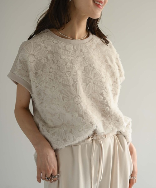 Muffiny(マフィニー)の「フラワーチュールデザインT(Tシャツ/カットソー・レディース・ダークグレー/ライトグレー/ベージュ・MEDIUM)」の19枚目の写真