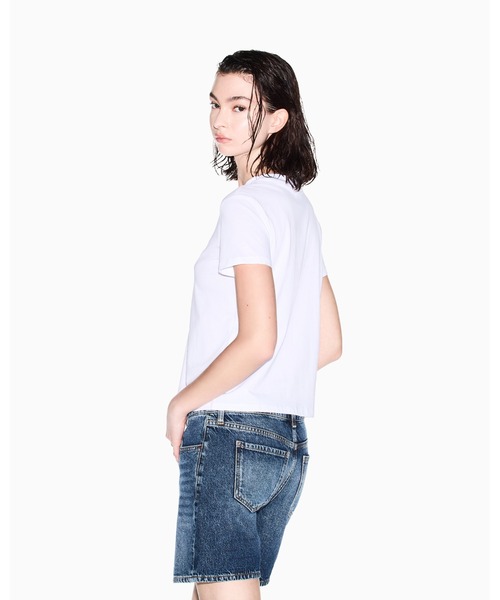 ARMANI EXCHANGE(アルマーニエクスチェンジ)の「【A|X アルマーニ エクスチェンジ】スパンコールロゴ 半袖クルーネックTシャツ/REGULAR BOXY(Tシャツ/カットソー・レディース・ブラック/ホワイト・MEDIUM/LARGE/X-SMALL/X-LARGE/SMALL)」の6枚目の写真