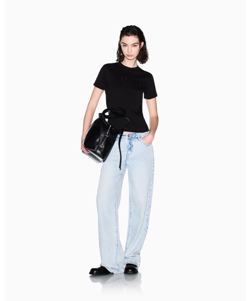ARMANI EXCHANGE(アルマーニエクスチェンジ)の「【A|X アルマーニ エクスチェンジ】スパンコールロゴ 半袖クルーネックTシャツ/REGULAR BOXY(Tシャツ/カットソー・レディース・ブラック/ホワイト・MEDIUM/LARGE/X-SMALL/X-LARGE/SMALL)」の4枚目の写真