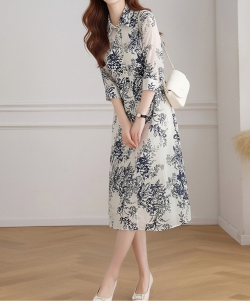 LUCPY（ラクピー）の「モノトーンフラワーシャツワンピース（ワンピース・レディース・ブルー・X-LARGE/LARGE/MEDIUM/SMALL）」の3枚目の写真