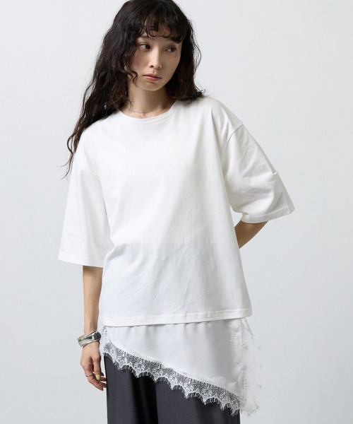 COLONY 2139(コロニートゥーワンスリーナイン)の「【接触冷感】アイラッシュ裾レースドッキングTシャツ(Tシャツ/カットソー・レディース・ホワイト/チャコールグレー/ブラック・FREE)」の2枚目の写真