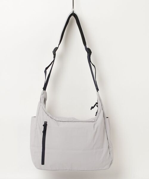 hummel(ヒュンメル)の「hummel/ヒュンメル PLAY Shoulderbag(ショルダーバッグ・レディース・ブラック/グレー・FREE)」の4枚目の写真