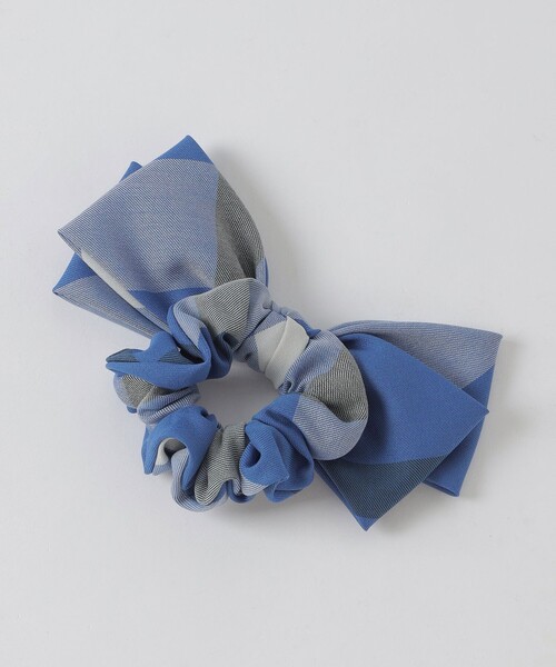 CB CRESTBRIDGE(シービークレストブリッジ)の「クレストブリッジチェックリボンシュシュ(シュシュ・レディース・ブルー系その他7/ベージュ系その他3/ライトブルー・FREE)」の4枚目の写真