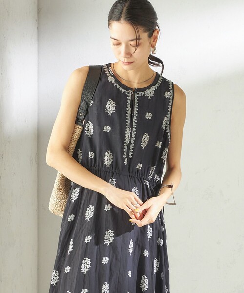 Fanaka(ファナカ)の「【SHIPS別注】Fanaka:〈手洗い可能〉フラワー プリント 刺繍 ワンピース(ワンピース・レディース・ブラック/ブルー・ONE SIZE)」の22枚目の写真