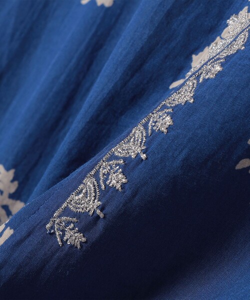 Fanaka(ファナカ)の「【SHIPS別注】Fanaka:〈手洗い可能〉フラワー プリント 刺繍 ワンピース(ワンピース・レディース・ブラック/ブルー・ONE SIZE)」の14枚目の写真
