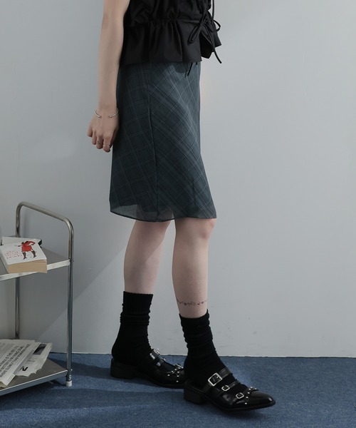 Ulysses(ユリシス)の「チェック柄ミディ丈スカート(スカート・レディース・ブラウン/ネイビー・F)」の15枚目の写真