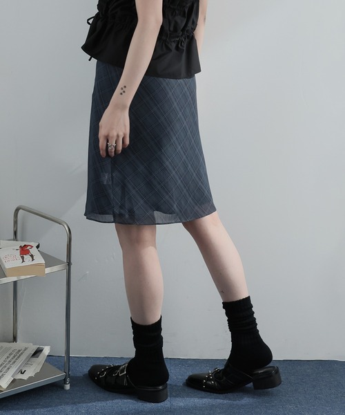Ulysses(ユリシス)の「チェック柄ミディ丈スカート(スカート・レディース・ブラウン/ネイビー・F)」の17枚目の写真