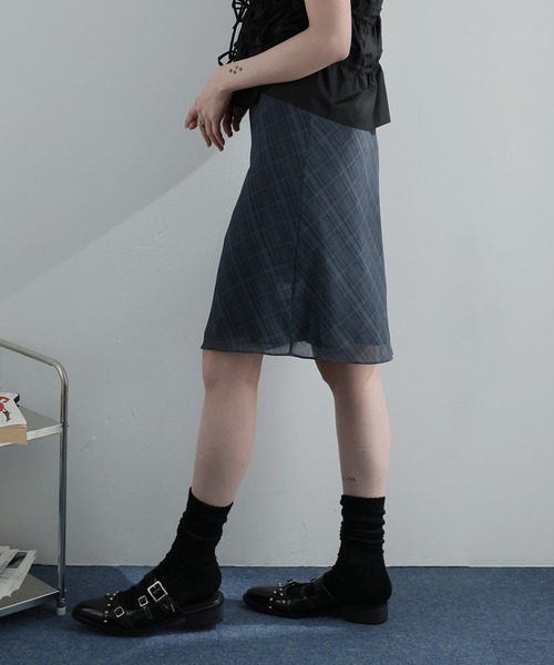 Ulysses(ユリシス)の「チェック柄ミディ丈スカート(スカート・レディース・ブラウン/ネイビー・F)」の18枚目の写真