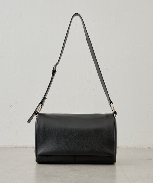 BEARDSLEY(ビアズリー)の「《4/8(水)12:00予約開始》《本革》ラージレザーボディバッグ(ショルダーバッグ・レディース・グレー系その他/ブラック・FREE)」の9枚目の写真