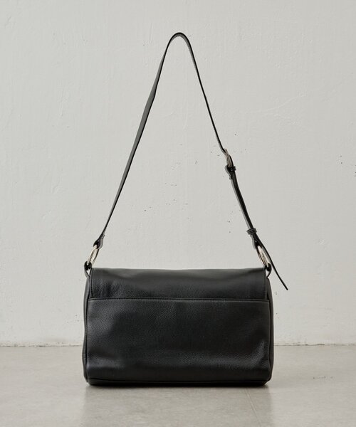 BEARDSLEY(ビアズリー)の「《4/8(水)12:00予約開始》《本革》ラージレザーボディバッグ(ショルダーバッグ・レディース・グレー系その他/ブラック・FREE)」の12枚目の写真