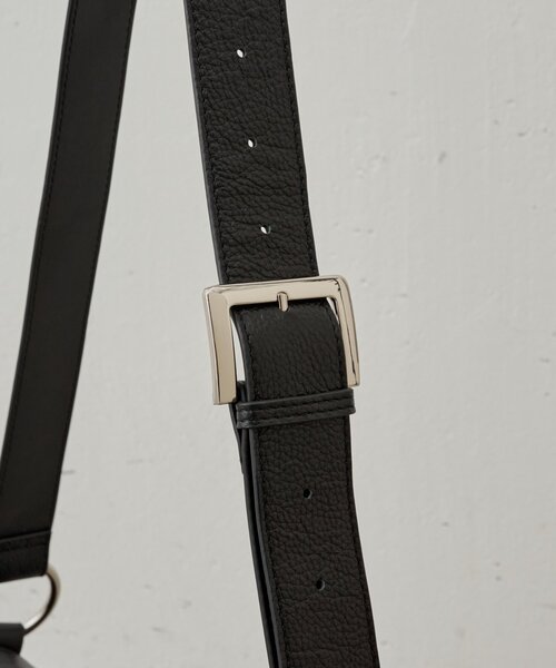 BEARDSLEY(ビアズリー)の「《4/8(水)12:00予約開始》《本革》ラージレザーボディバッグ(ショルダーバッグ・レディース・グレー系その他/ブラック・FREE)」の13枚目の写真