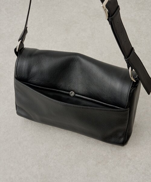 BEARDSLEY(ビアズリー)の「《4/8(水)12:00予約開始》《本革》ラージレザーボディバッグ(ショルダーバッグ・レディース・グレー系その他/ブラック・FREE)」の15枚目の写真