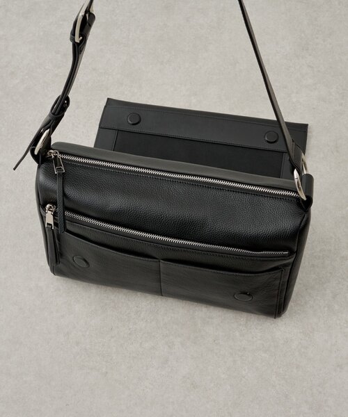 BEARDSLEY(ビアズリー)の「《4/8(水)12:00予約開始》《本革》ラージレザーボディバッグ(ショルダーバッグ・レディース・グレー系その他/ブラック・FREE)」の16枚目の写真