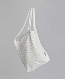 boxy bag 53 - random pleats black