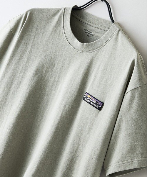 ragged mountain（ラギットマウンテン）の「【RAGGED MOUNTAIN/ラギットマウンテン】【究極のシンプルT】BARNSTEAD/バーンステッド ワンポイントロゴＴシャツ ルーズシルエット アウトドア ストリート 大人カジュアル ノームコア ミニマル（Tシャツ/カットソー・メンズ・ホワイト/ブラック/ベージュ/カーキ/ピンク・MEDIUM/LARGE/X-LARGE）」の4枚目の写真