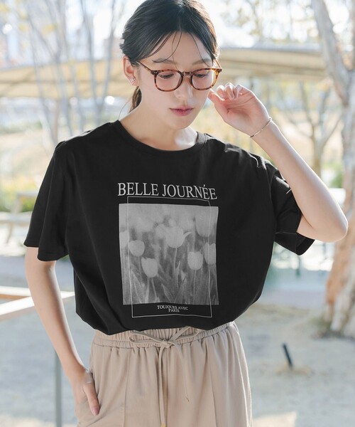 Tiaclasse(ティアクラッセ)の「【おのののかさん着用】「サマケア」グラフィックプリントTシャツ(Tシャツ/カットソー・レディース・グレイッシュベージュ/オフホワイト/ブラック・L/M)」の2枚目の写真