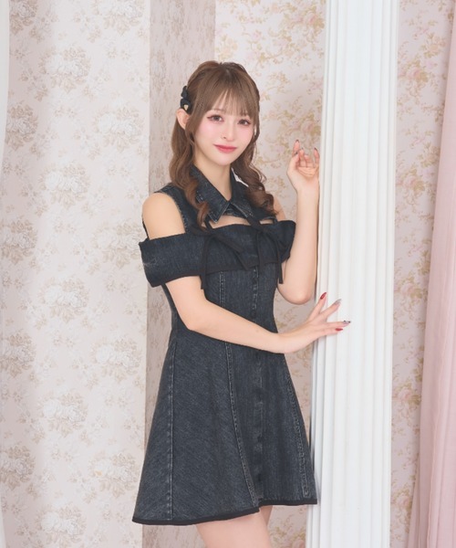 LAFARY(ラファリー)の「デコルテ開きフレアワンピース(ワンピース・レディース・ブラック/ブラウン/ホワイト・FREE)」の5枚目の写真