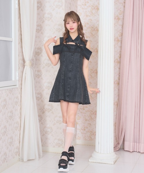 LAFARY(ラファリー)の「デコルテ開きフレアワンピース(ワンピース・レディース・ブラック/ブラウン/ホワイト・FREE)」の7枚目の写真