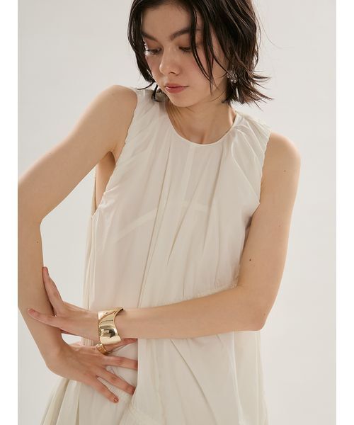 emmi(エミ)の「エアリーギャザーワンピース(ワンピース・レディース・ブラック/オフホワイト/ブルー・0/1)」の7枚目の写真