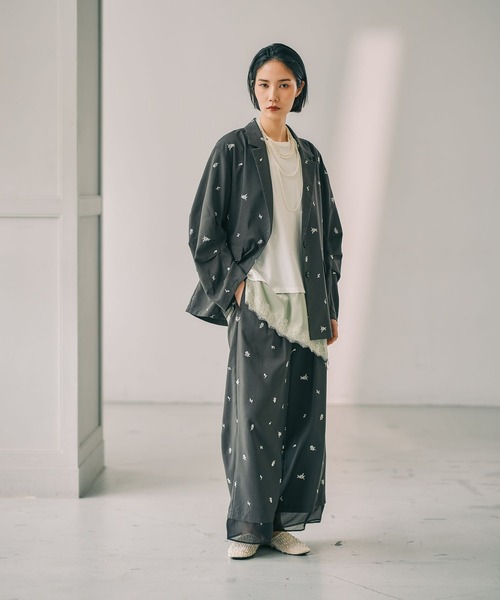 LEPSIM(レプシィム)の「《オフィスライン》刺繍ワイドパンツ 638384(その他パンツ・レディース・チャコールグレー/ライトベージュ・FREE)」の7枚目の写真