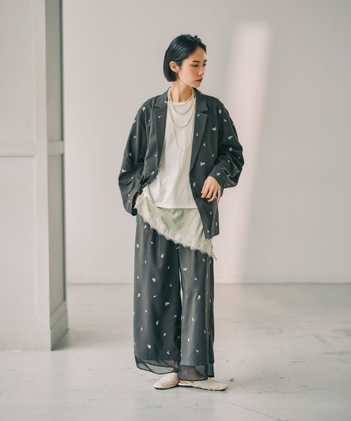 LEPSIM(レプシィム)の「《オフィスライン》刺繍ワイドパンツ 638384(その他パンツ・レディース・チャコールグレー/ライトベージュ・FREE)」の8枚目の写真